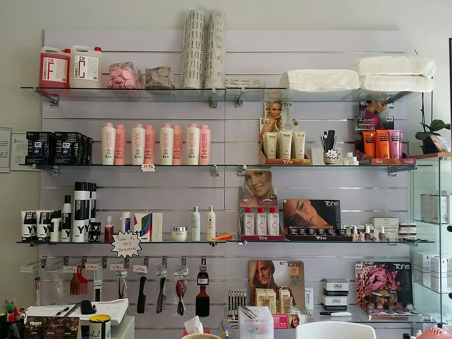 Haarverzorgingsproducten kopen: Kapper of drogist?